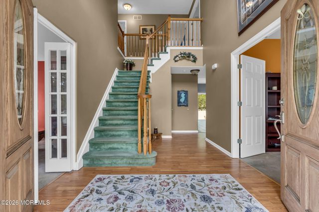 12 Brittany Drive, Bayville, NJ 08721