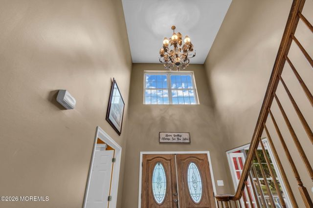 12 Brittany Drive, Bayville, NJ 08721
