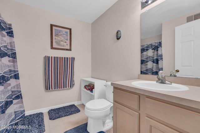 12 Brittany Drive, Bayville, NJ 08721