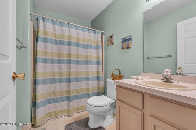 12 Brittany Drive, Bayville, NJ 08721