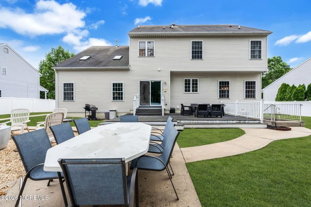 12 Brittany Drive, Bayville, NJ 08721