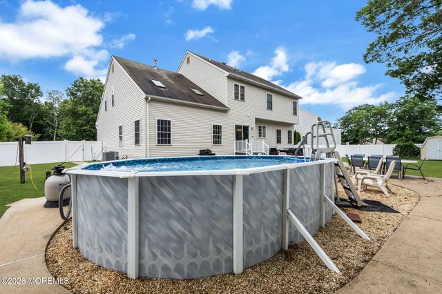 12 Brittany Drive, Bayville, NJ 08721