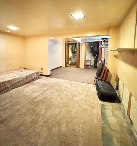 1821 Loretta Dr, Penn Hills, PA 15235