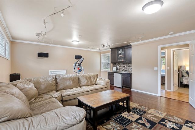 15020 225th Avenue NE, Woodinville, WA 98077