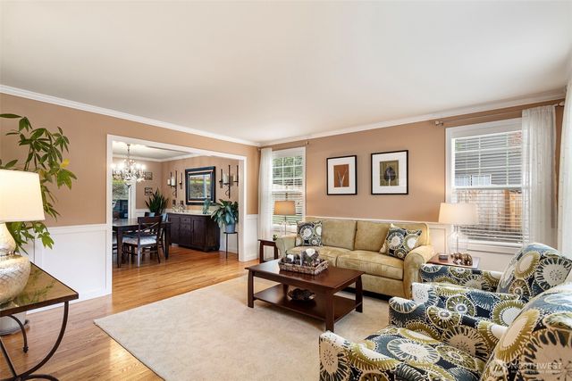 15020 225th Avenue NE, Woodinville, WA 98077