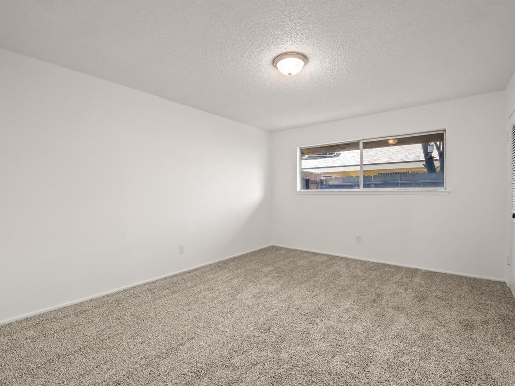 Image 18 of property listing at 3725 N Fruit Avenue # B, Fresno, CA 93705