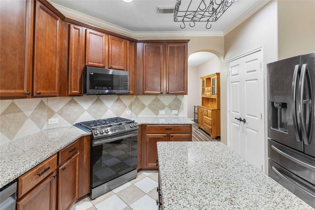 13627 Cotton Run, Mont Belvieu, TX 77523