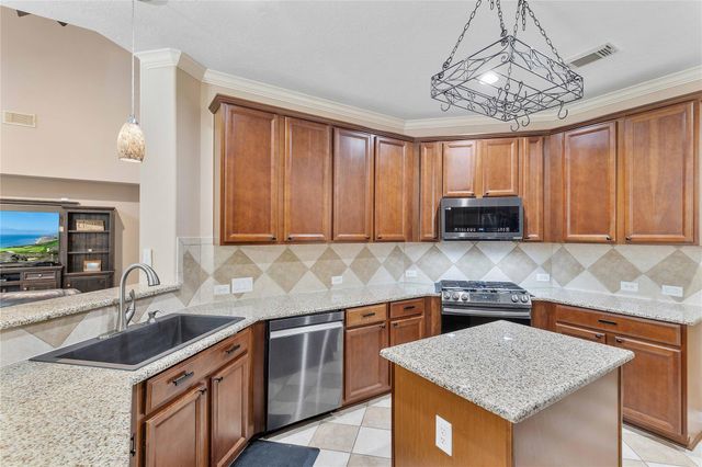 13627 Cotton Run, Mont Belvieu, TX 77523