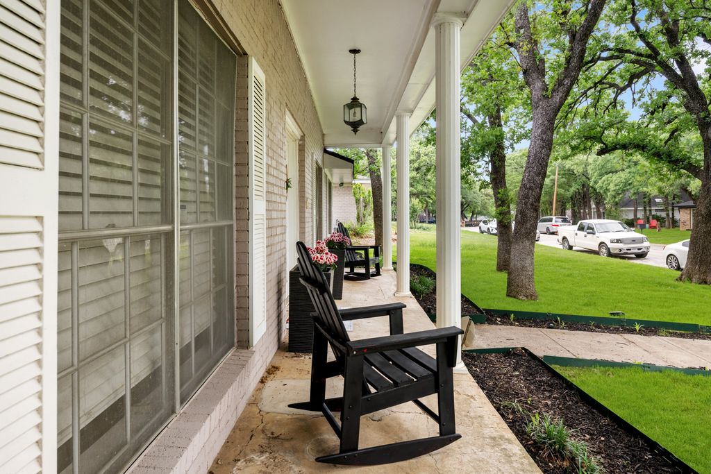 1804 W Cedar Elm Drive, Arlington, TX 76012 — photo 3