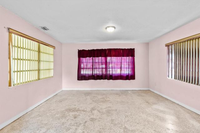 301 N 31st St, Fort Pierce, FL 34947