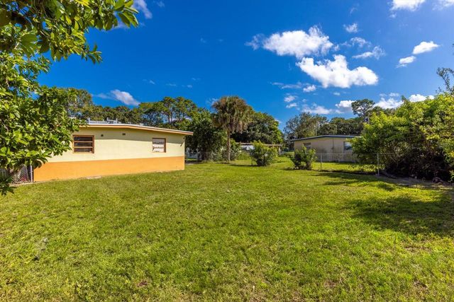 301 N 31st St, Fort Pierce, FL 34947