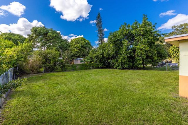 301 N 31st St, Fort Pierce, FL 34947