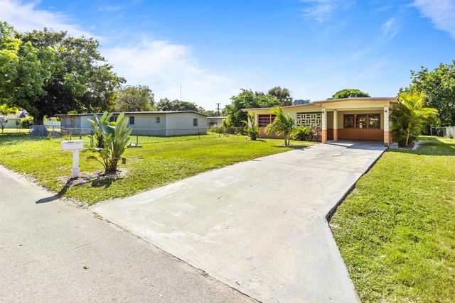 301 N 31st St, Fort Pierce, FL 34947