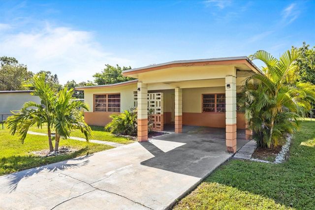 301 N 31st St, Fort Pierce, FL 34947