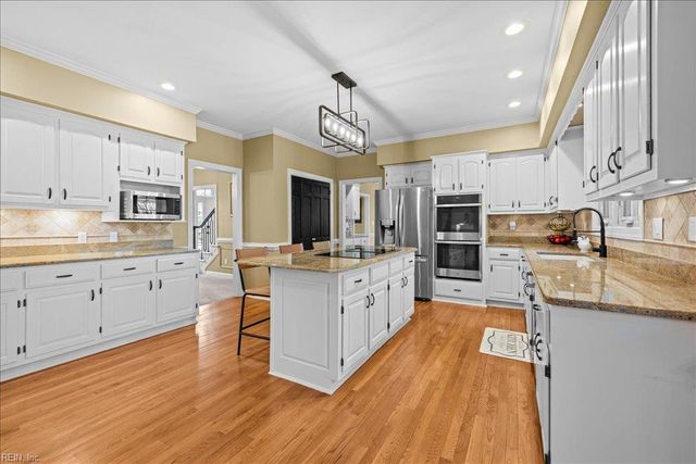3232 Stapleford CHSE, Virginia Beach, VA 23452