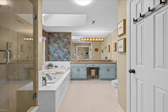 3232 Stapleford CHSE, Virginia Beach, VA 23452