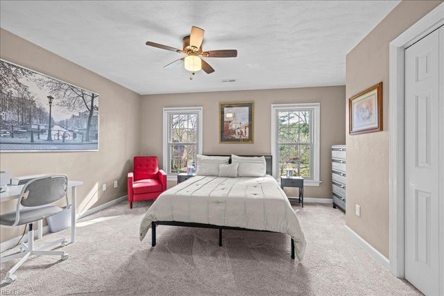 3232 Stapleford CHSE, Virginia Beach, VA 23452