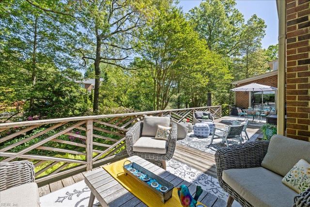3232 Stapleford CHSE, Virginia Beach, VA 23452