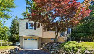 74 Minnehaha, Oakland, NJ 07436