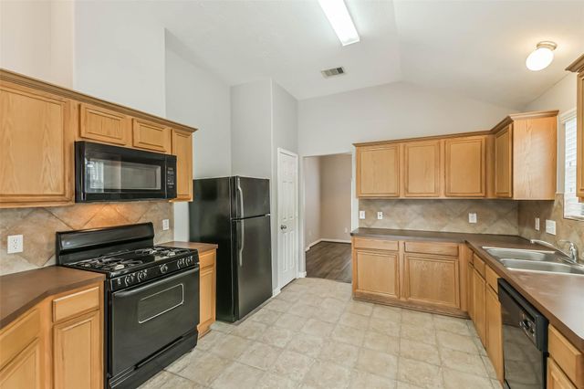 13831 Hillingdale Lane, Houston, TX 77070