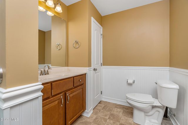 140 Paddock Circle, Rotterdam, NY 12306