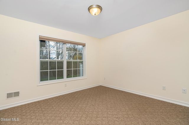 140 Paddock Circle, Rotterdam, NY 12306