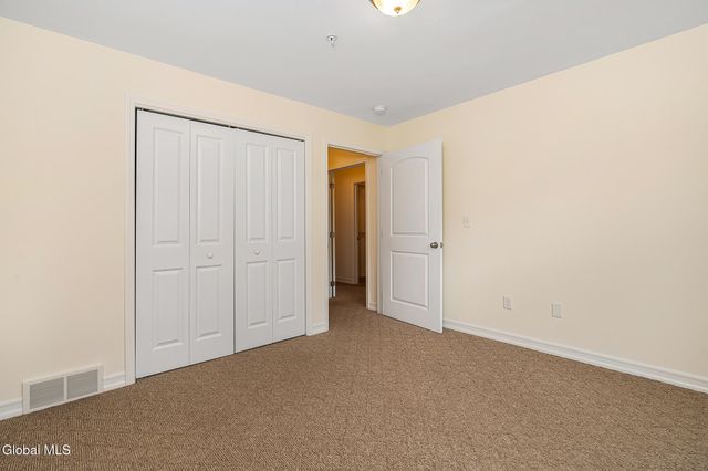 140 Paddock Circle, Rotterdam, NY 12306