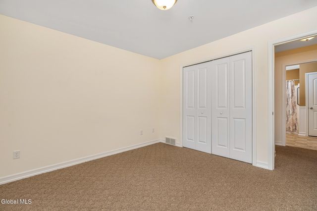 140 Paddock Circle, Rotterdam, NY 12306