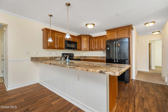 140 Paddock Circle, Rotterdam, NY 12306