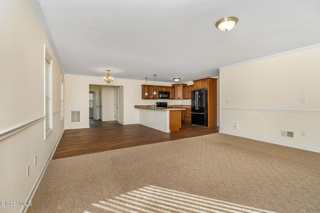 140 Paddock Circle, Rotterdam, NY 12306