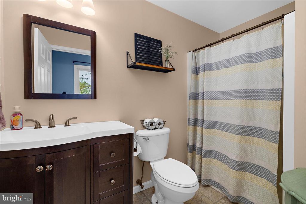 Image 19 of property listing at 3547 BRICKWALL LN, Pasadena, MD 21122