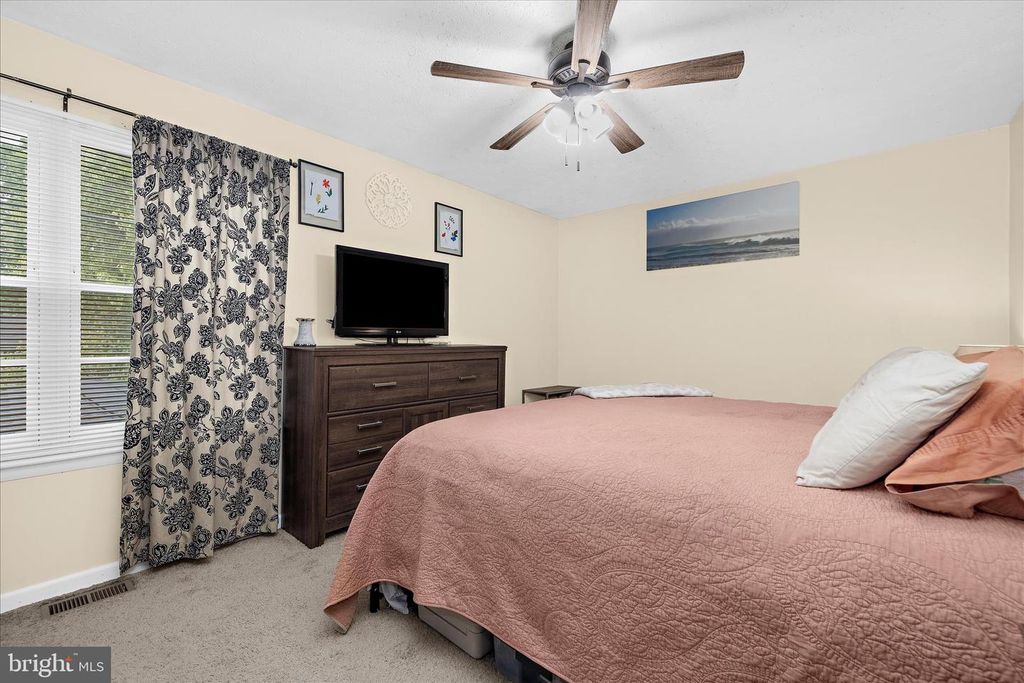 Image 33 of property listing at 3547 BRICKWALL LN, Pasadena, MD 21122