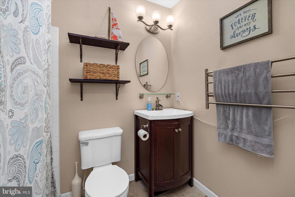 Image 37 of property listing at 3547 BRICKWALL LN, Pasadena, MD 21122