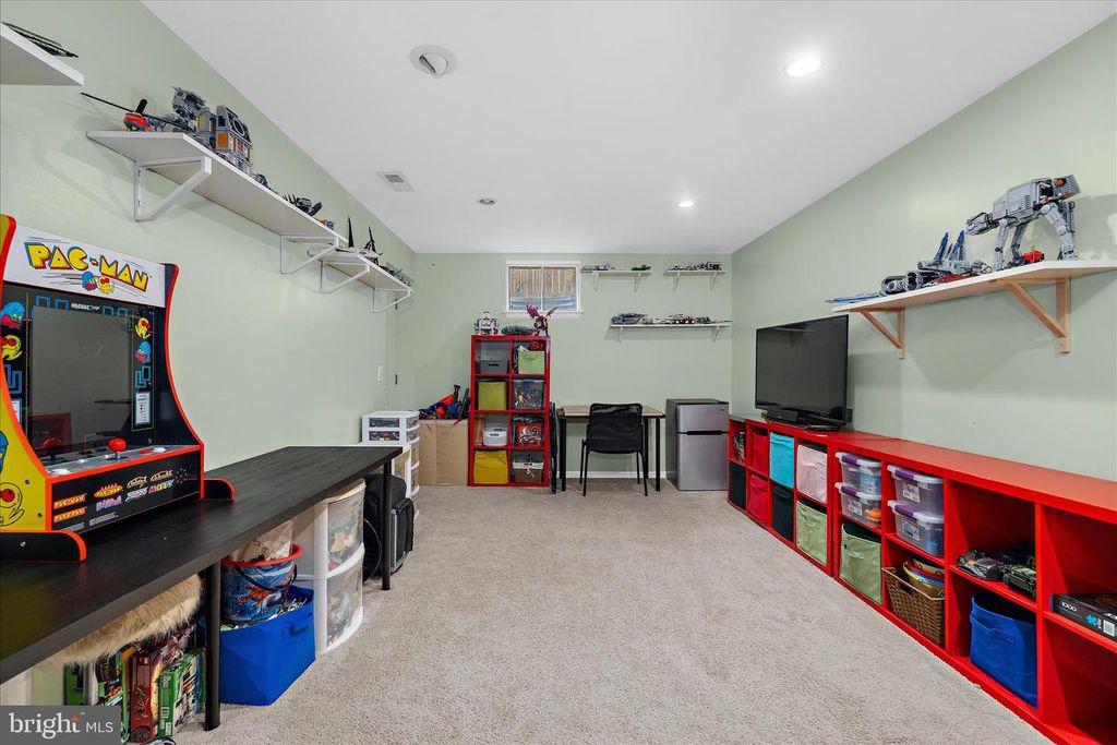 Image 38 of property listing at 3547 BRICKWALL LN, Pasadena, MD 21122