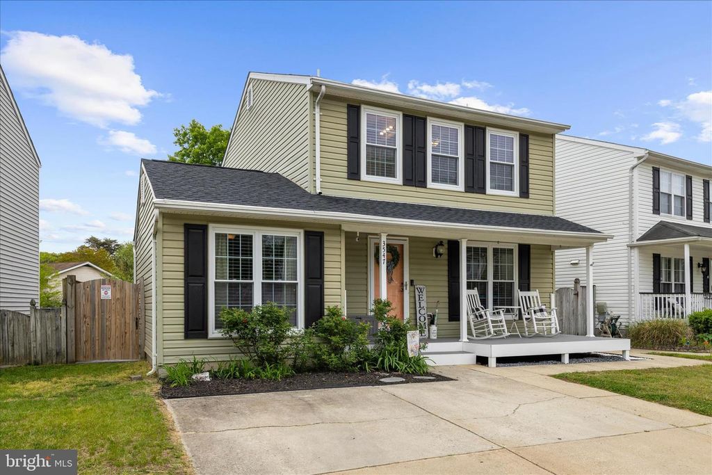 Image 4 of property listing at 3547 BRICKWALL LN, Pasadena, MD 21122