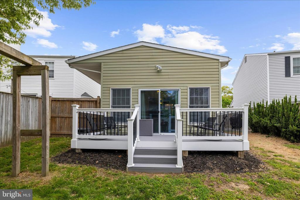 Image 47 of property listing at 3547 BRICKWALL LN, Pasadena, MD 21122