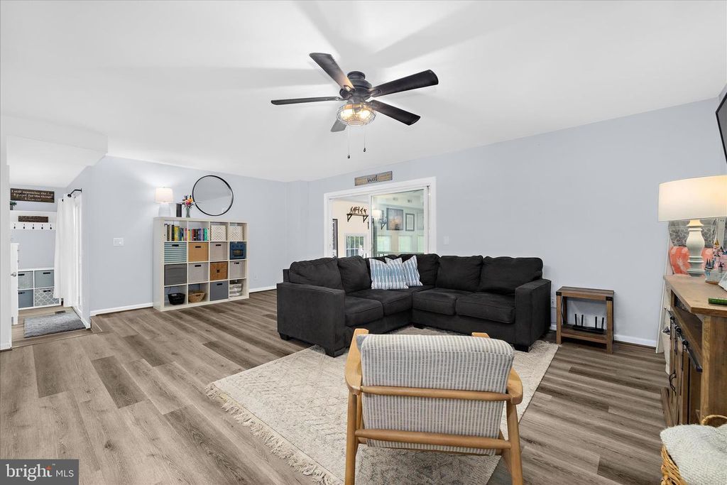Image 9 of property listing at 3547 BRICKWALL LN, Pasadena, MD 21122