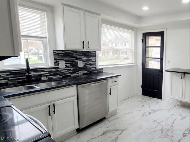 23718 Cedar Road, Beachwood, OH 44122