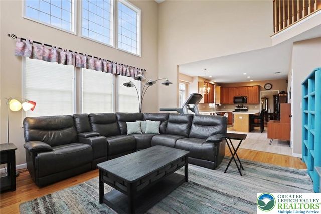 7128 Periwinkle Drive, Lower Macungie Twp, PA 18062