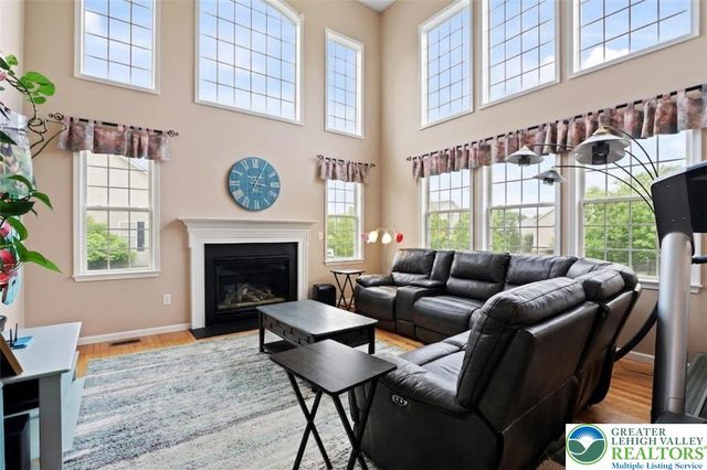 7128 Periwinkle Drive, Lower Macungie Twp, PA 18062