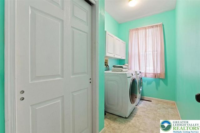 7128 Periwinkle Drive, Lower Macungie Twp, PA 18062