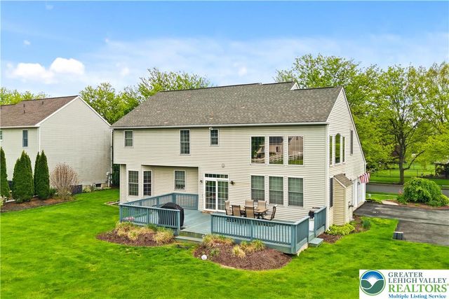 7128 Periwinkle Drive, Lower Macungie Twp, PA 18062