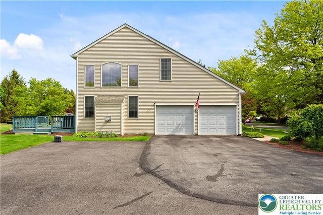 7128 Periwinkle Drive, Lower Macungie Twp, PA 18062