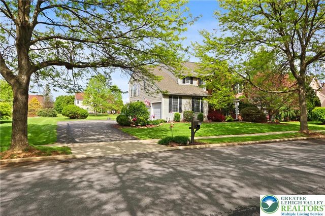 7128 Periwinkle Drive, Lower Macungie Twp, PA 18062