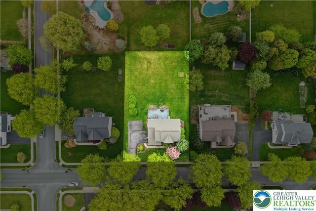7128 Periwinkle Drive, Lower Macungie Twp, PA 18062