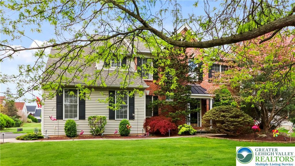 7128 Periwinkle Drive, Lower Macungie Twp, PA 18062
