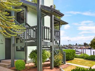 313 Ne SKIPANON Dr 313, Warrenton, OR 97146