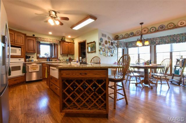 5435 N State Route 159, Edwardsville, IL 62025