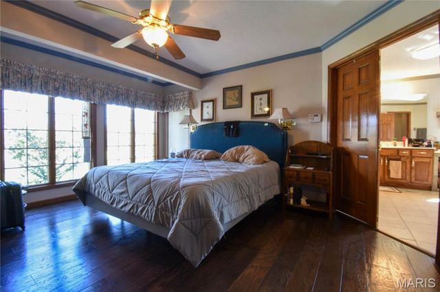 5435 N State Route 159, Edwardsville, IL 62025