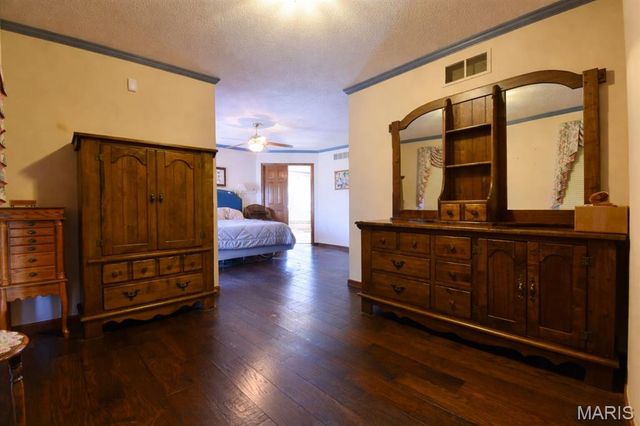 5435 N State Route 159, Edwardsville, IL 62025